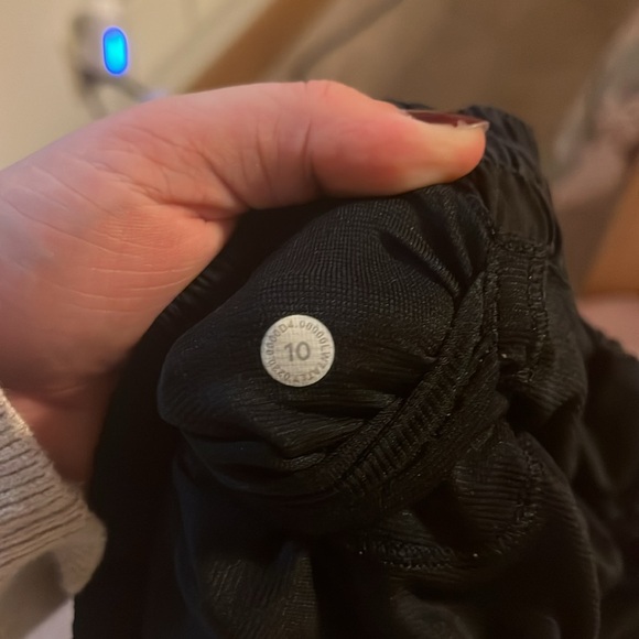 black camo hotty hot shorts - Picture 3 of 3